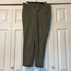 Old Navy women’s pixie ankle pants-fitted